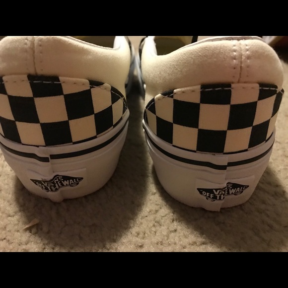 Women’s Vans size 8.5 - Picture 2 of 3